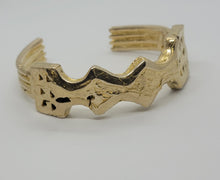Load image into Gallery viewer, Heritage combs Bracelet